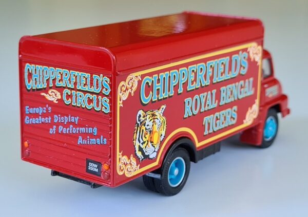 Corgi Classics Chipperfields Set 31703 Thames Trader