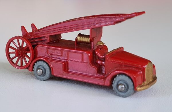 Vintage Matchbox 9 Dennis Fire Engine with Escape Ladder Diecast model 1950's